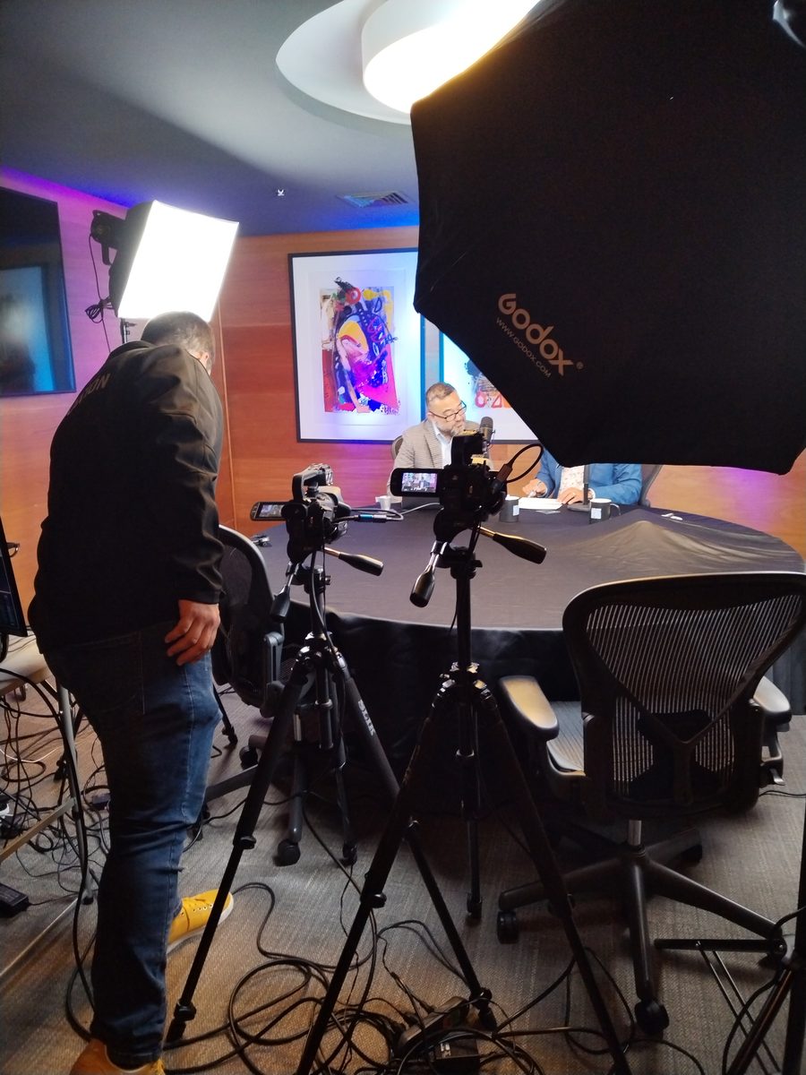 Equipo PROGITAL operando set de streaming